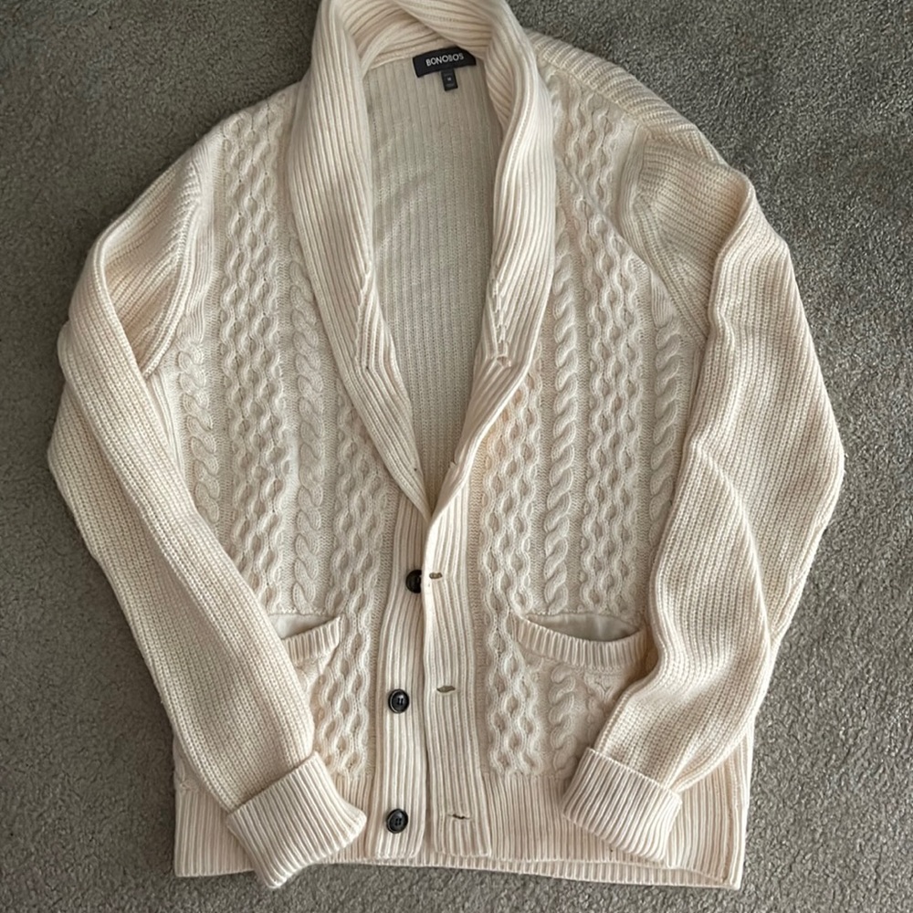 Ecru Men’s cardigan. Size M.